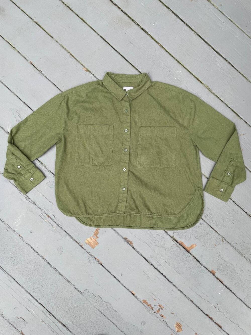 Falls Creek Women's Crop Olive Button Down Shirt Size L Pockets Rounded Hem